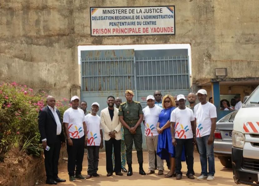 VISITE À  LA PRISON DE NKONDENGUI